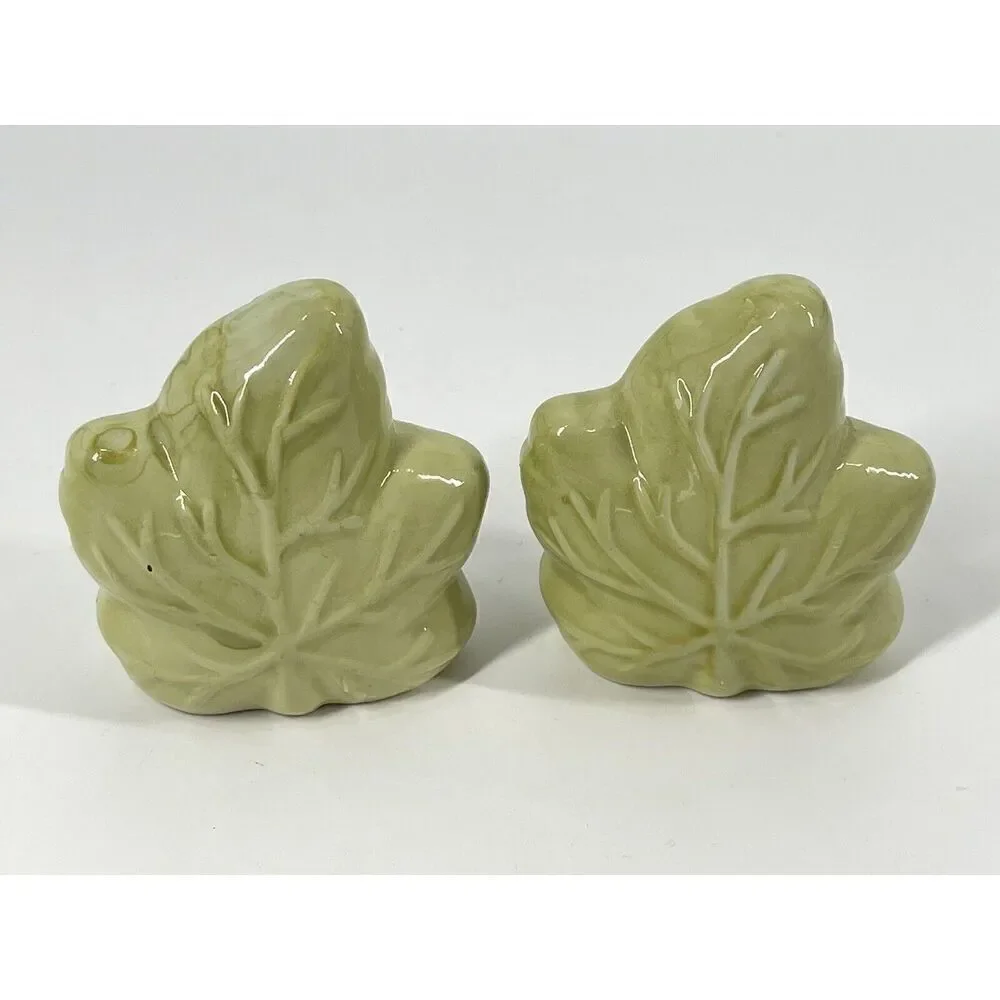 Green Leaf Ceramic Salt And Pepper Shakers Vintage 3” Hand Painted